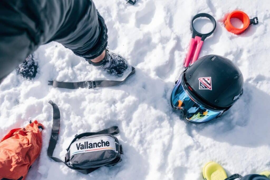 Signalement avalanche DVA pelle sonde : guide et utilisation